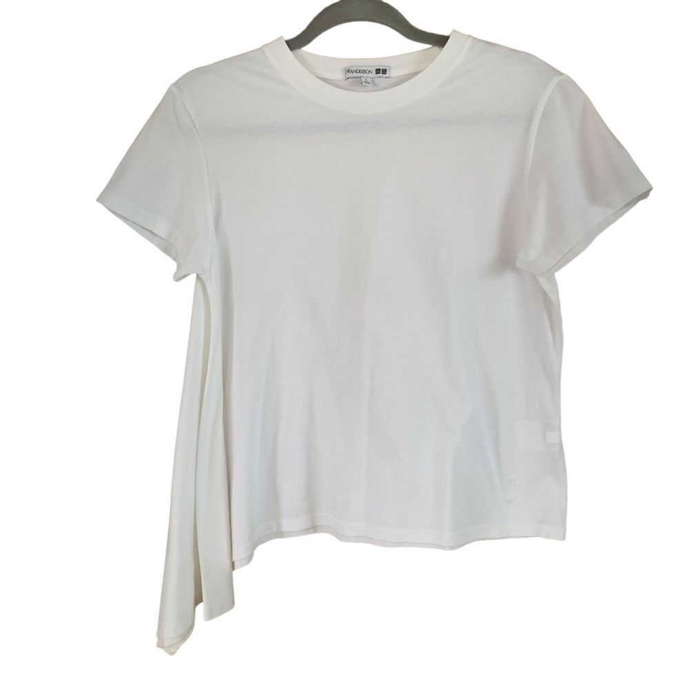 WANDERSON Uniqlo Flared Side Hem Short-Sleeve T-Shirt